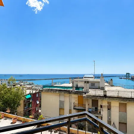 Sea View & Private Garage , 3 Bedrooms شقة