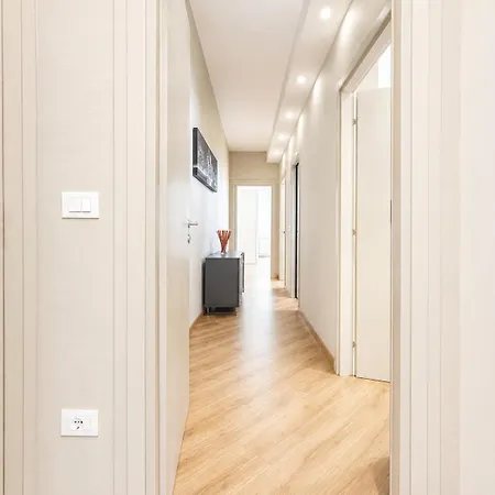 شقة Sea View & Private Garage , 3 Bedrooms جنوة