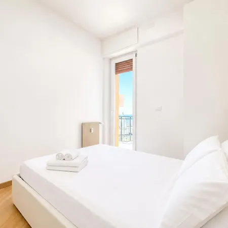 Sea View & Private Garage , 3 Bedrooms Apartmán *